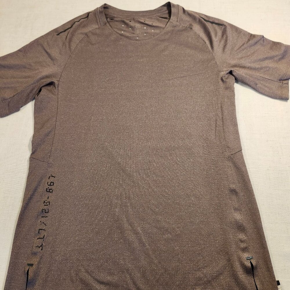 Lululemon t-shirt